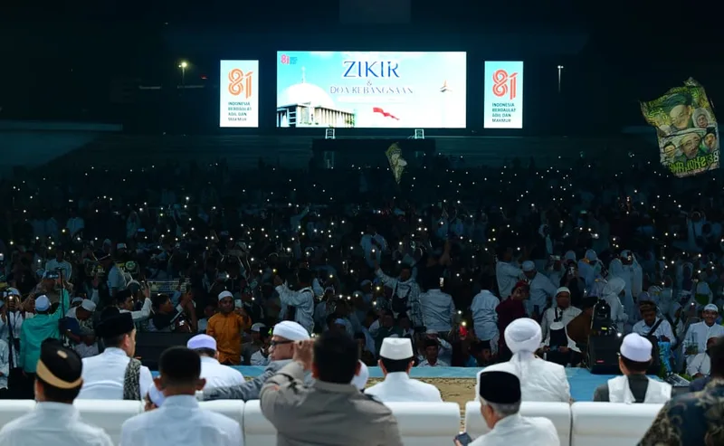 100.000 Jemaah Hadiri Zikir dan Doa Kebangsaan di Monas