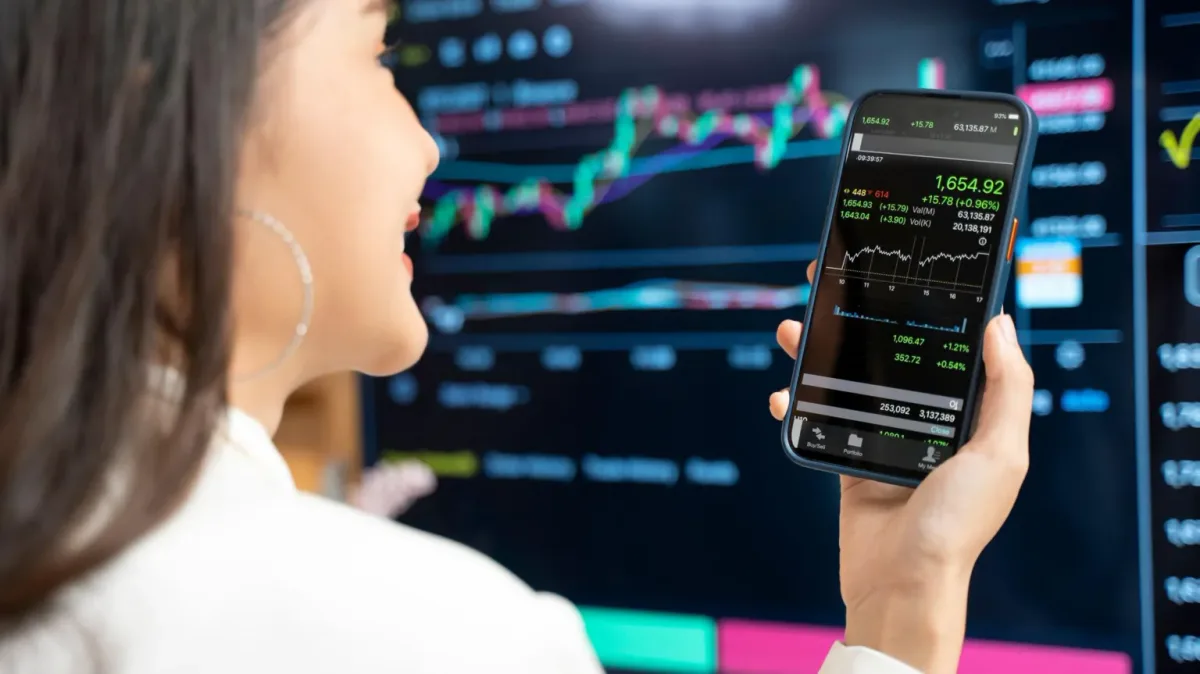 Ilustrasi investor crypto di Inggris melaporkan pajak