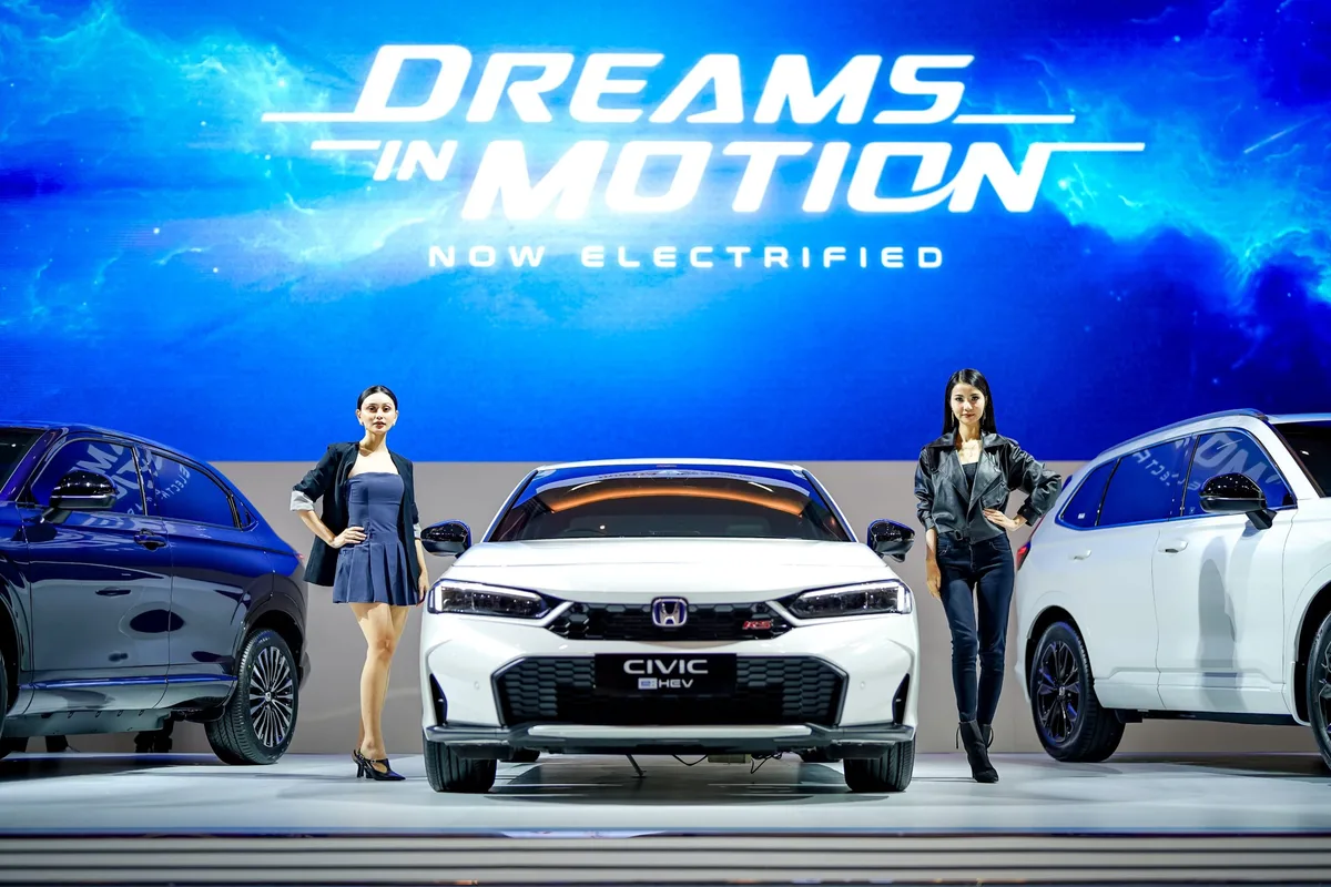 Honda Tampilkan New Civic RS e:HEV Pertama Kalinya di IIMS Surabaya 2025