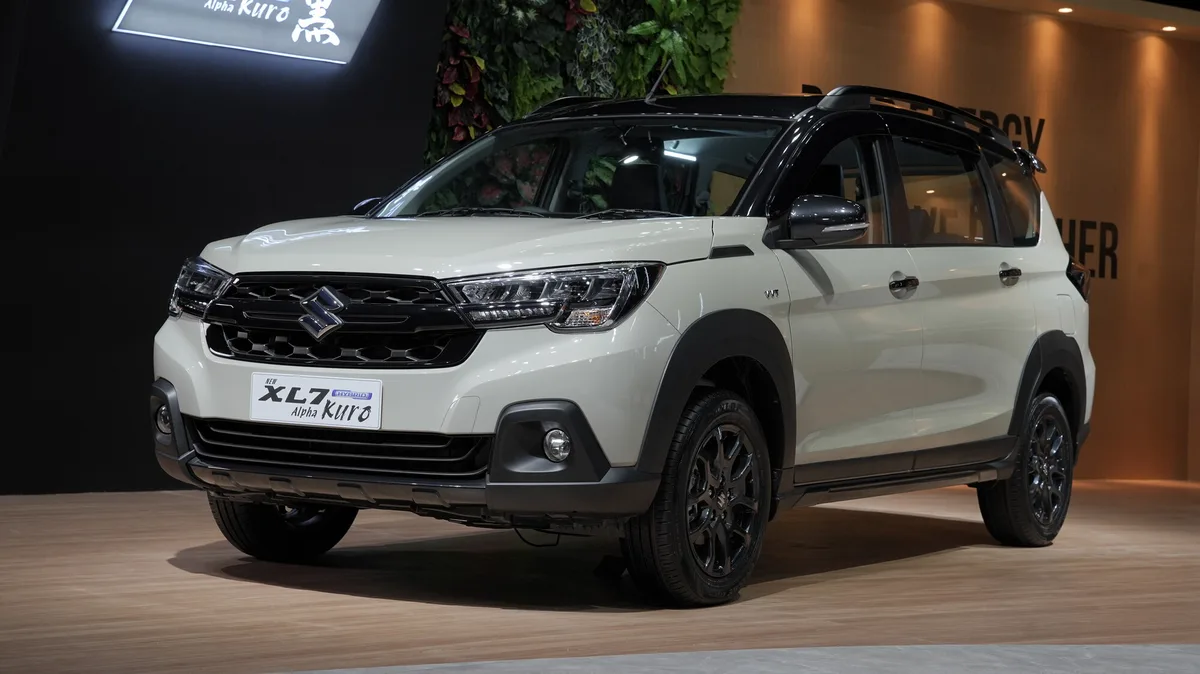 Suzuki New XL7 Hybrid Alpha Kuro