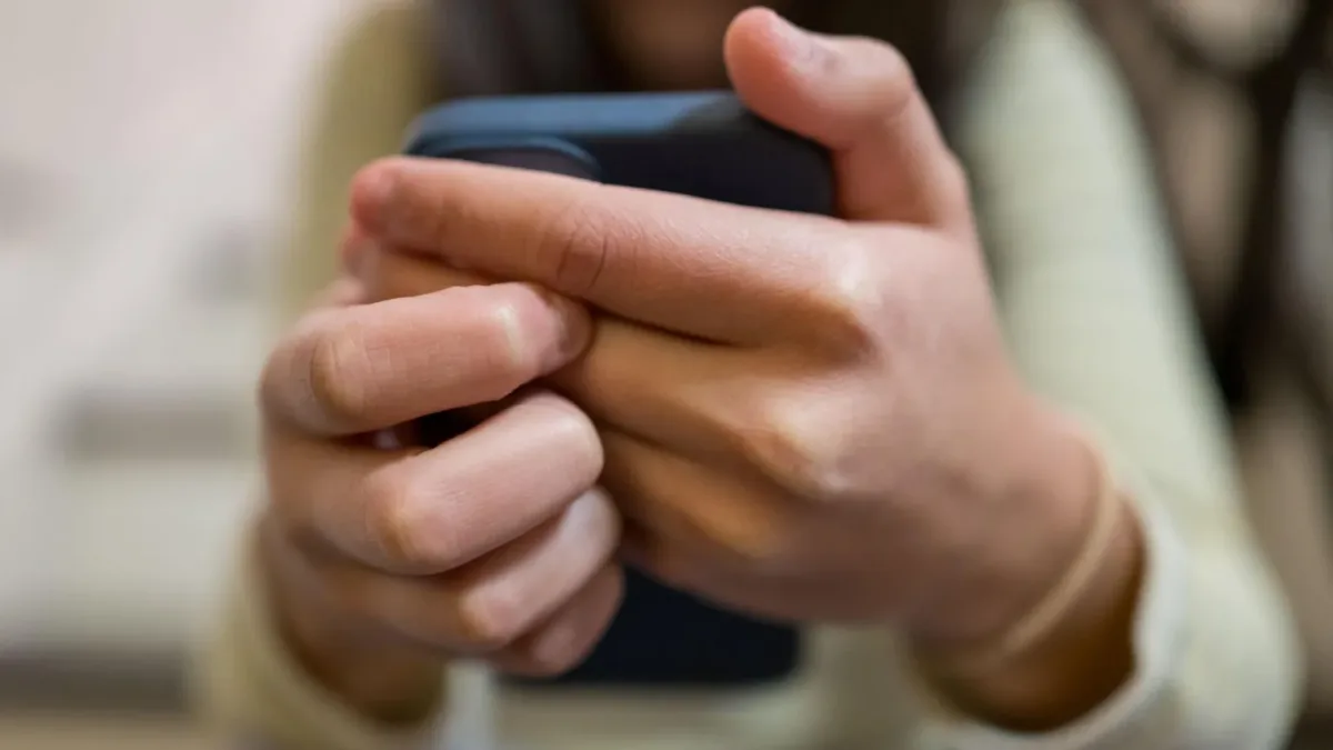 UK ban deepfake nudification apps untuk lindungi pengguna online